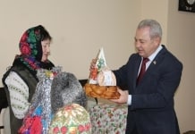 COLINDĂTORII AU AJUNS ȘI LA CONSILIUL RAIONAL
