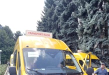 Eveniment de transmitere a unităților de transport școlar achiziționate cu sprijinul Uniunii Europene, PNUD și UNICEF.